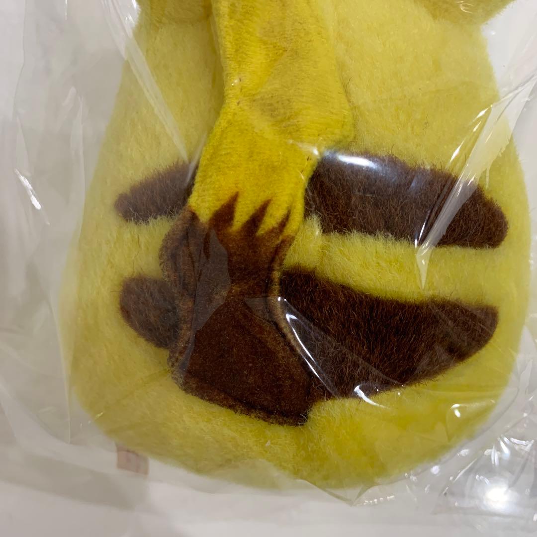 ピカチュウ　ぬいぐるみ　タカラトミー　TOMY
