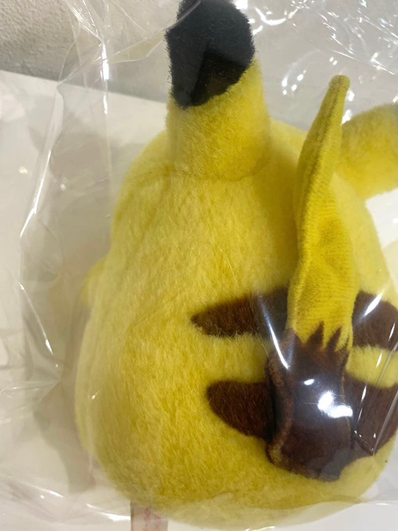ピカチュウ　ぬいぐるみ　タカラトミー　TOMY