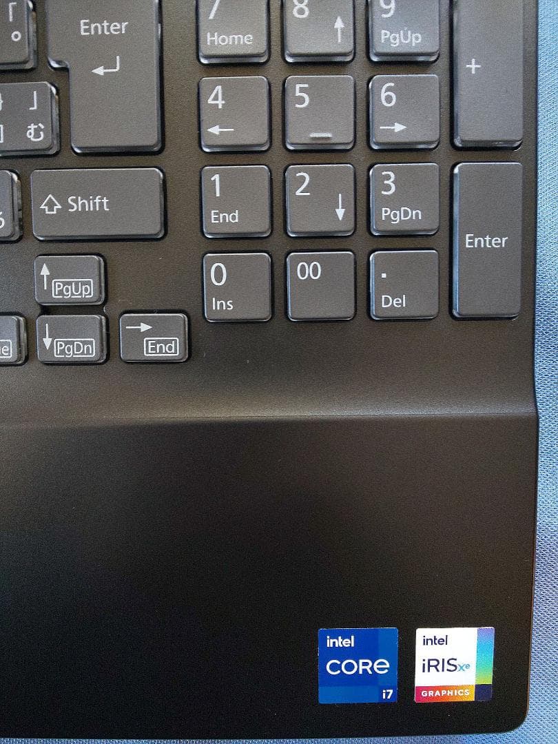 LIFEBOOK AH51/H2 i7-1195G7 /1T/16G/B.R ② - メルカリ