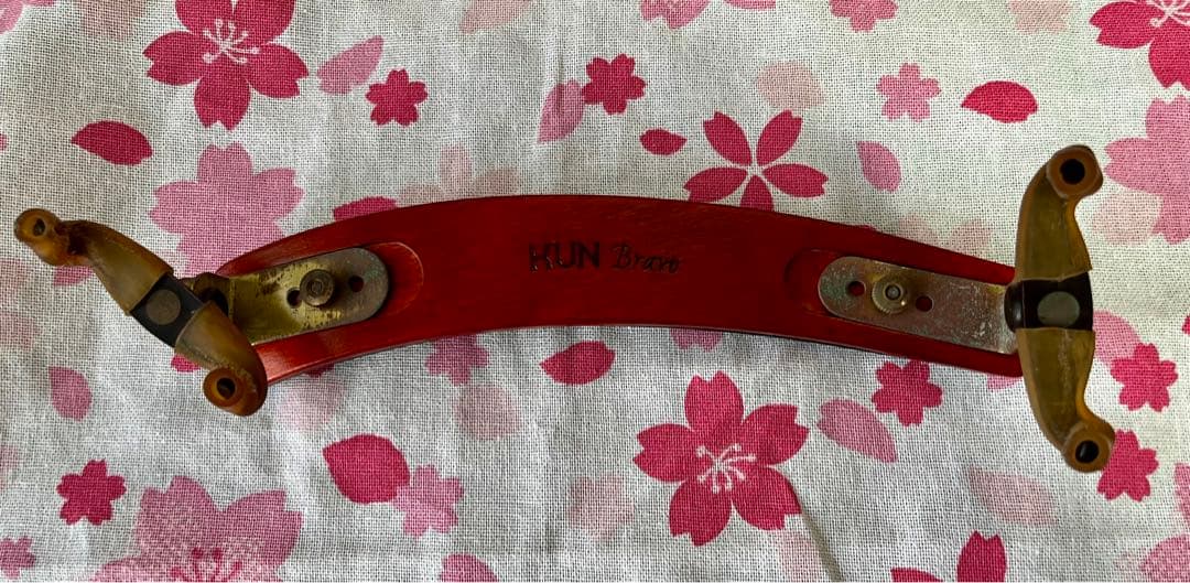 金具経年劣化有　KUN(クン) バイオリン肩当て Bravo(ブラボー) 4/4 KUN クン バイオリン 肩当 ブラヴォー 4/4 木製 バイオリン用 肩当て 4