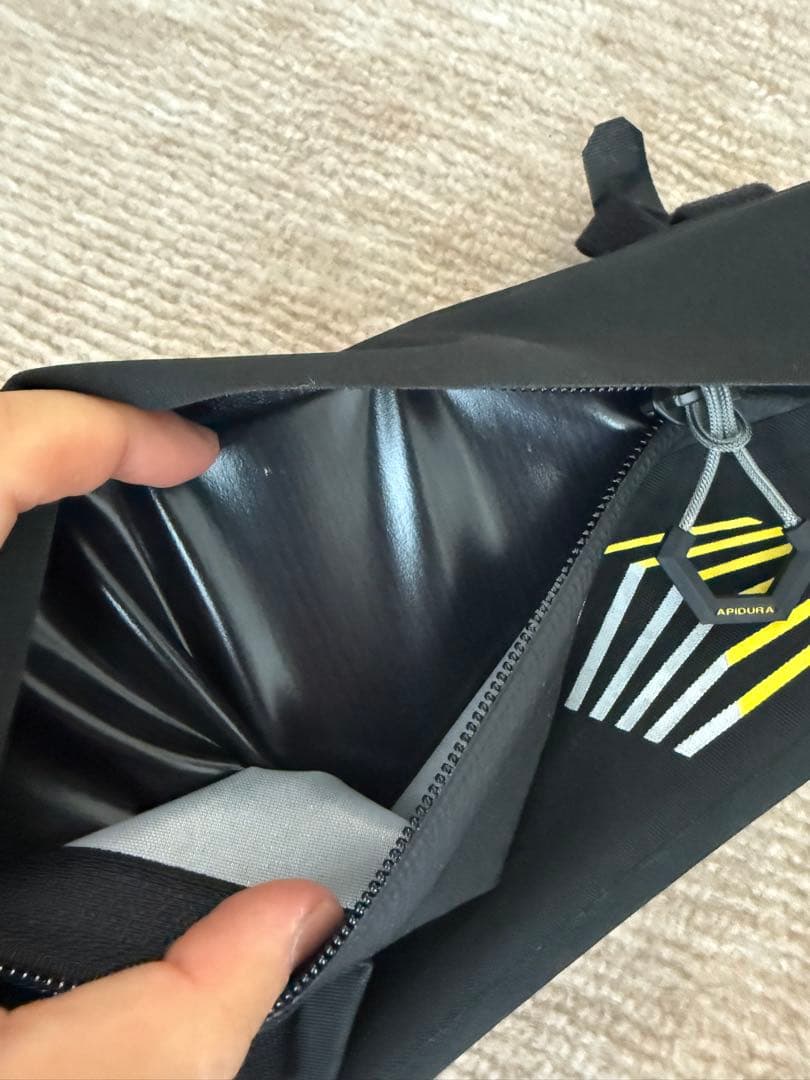 APIDURA レーシングフレームパック　2.4L 中古