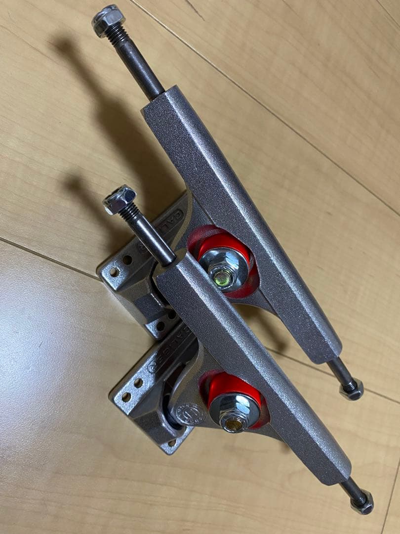 Caliber III 158mm 44º Raked ダウンヒル トラック