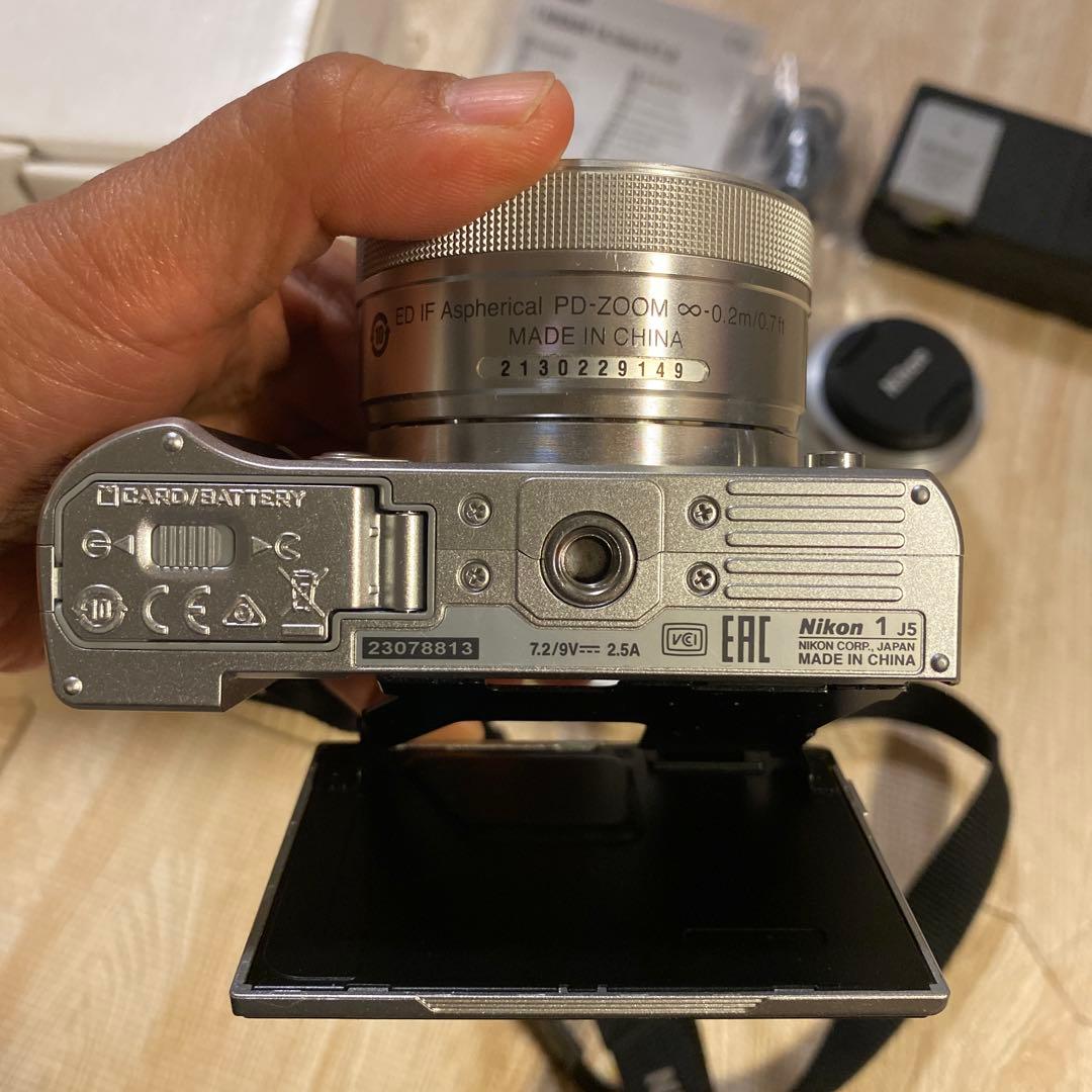 Nikon1 J5ダブルレンズ◆10-30/f3.5-5.6◆18.5/f1.8