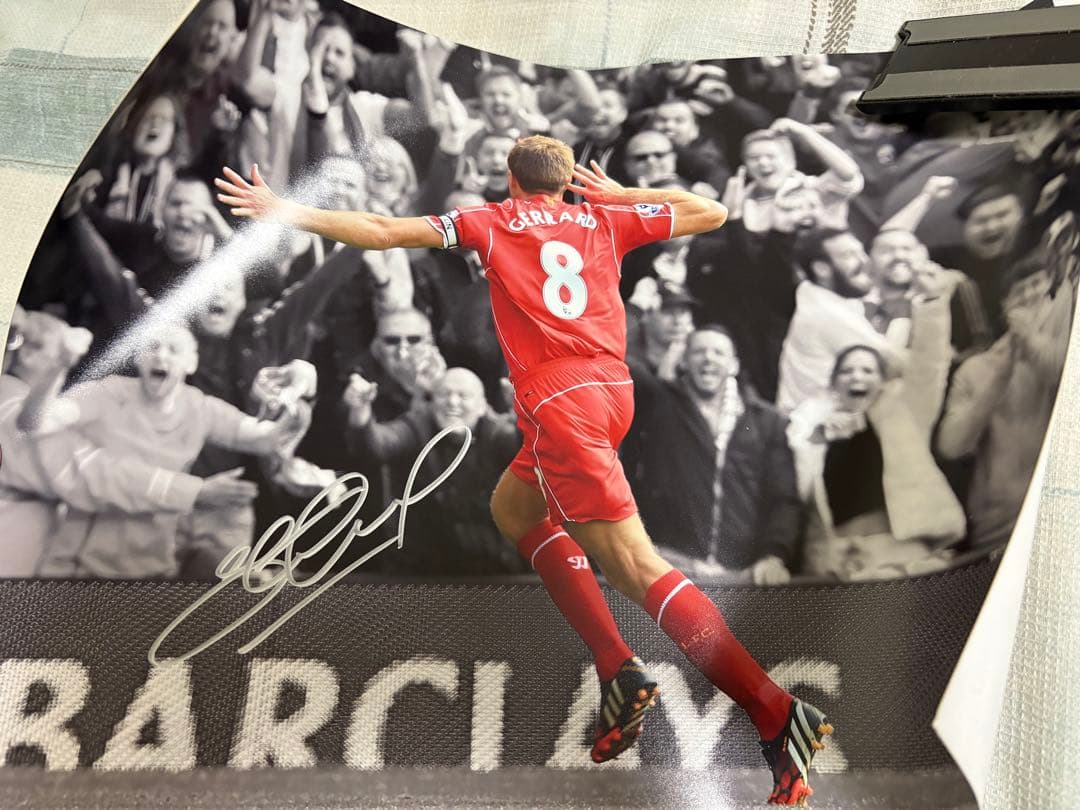 リバプール　スティーブン・ジェラード　直筆サイン入りポスター リバプール スティーブン・ジェラード サイン入りユニフォーム