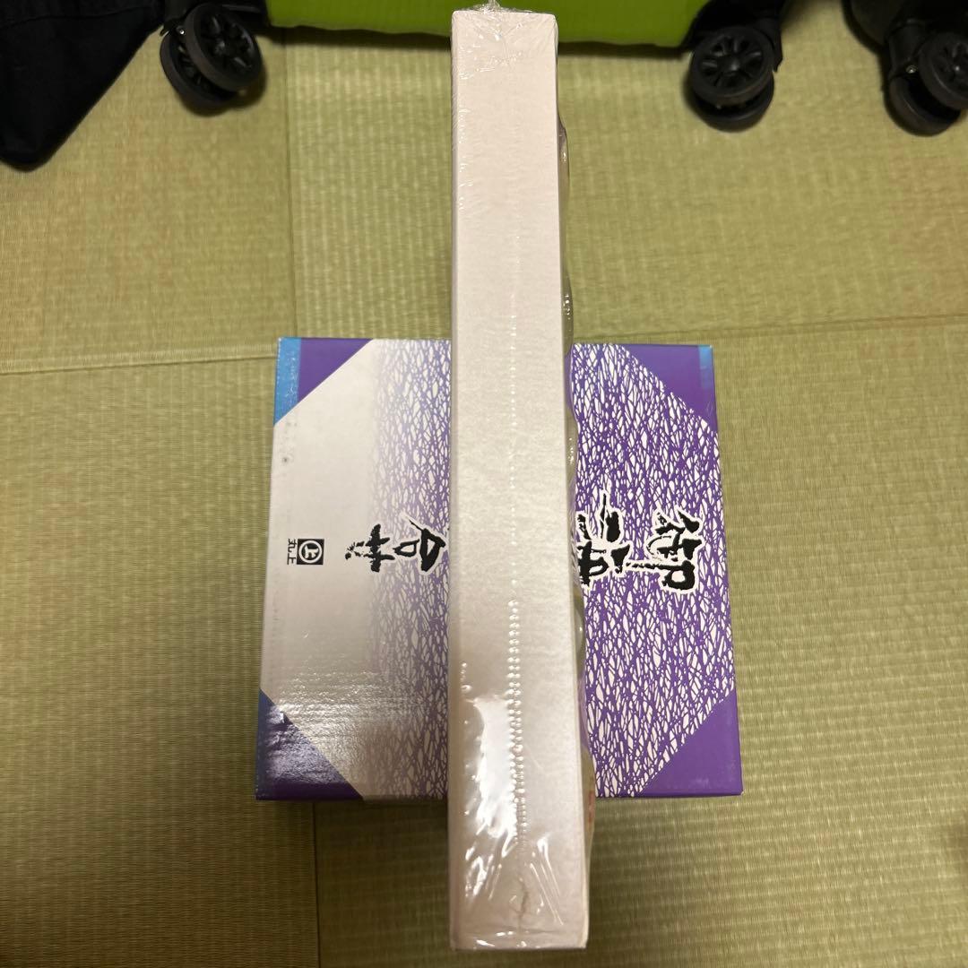 新品　未開封　ディズニー　グッズ　ラボラトリー　オフィシャルボックス　缶バッジ