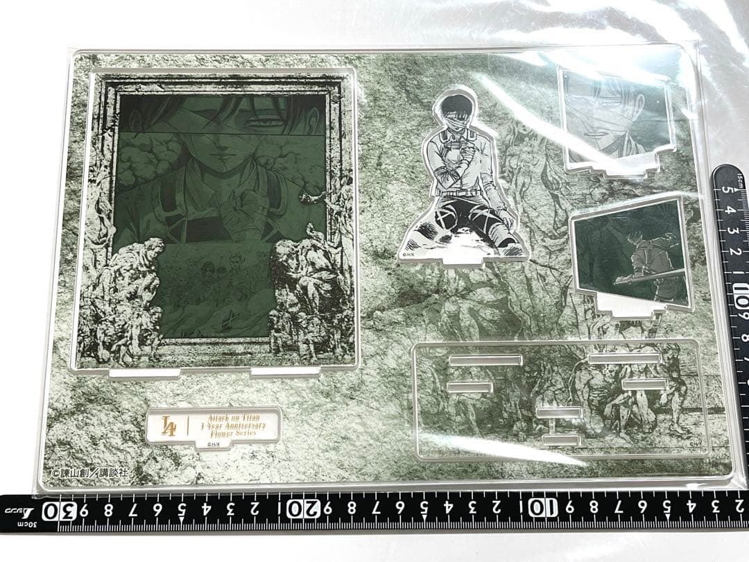 進撃の巨人 ANIQUE エルヴィン　リヴァイ　ハンジ　ジオラマ3点セット