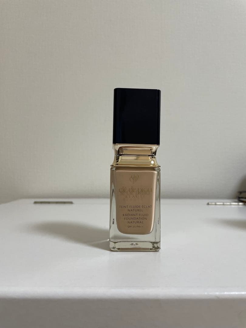 クレ・ド・ボーテタンフリュイドエクラナチュレルオークル00 クレ・ド・ポー ボーテ タンフリュイドエクラ ナチュレル オークル00