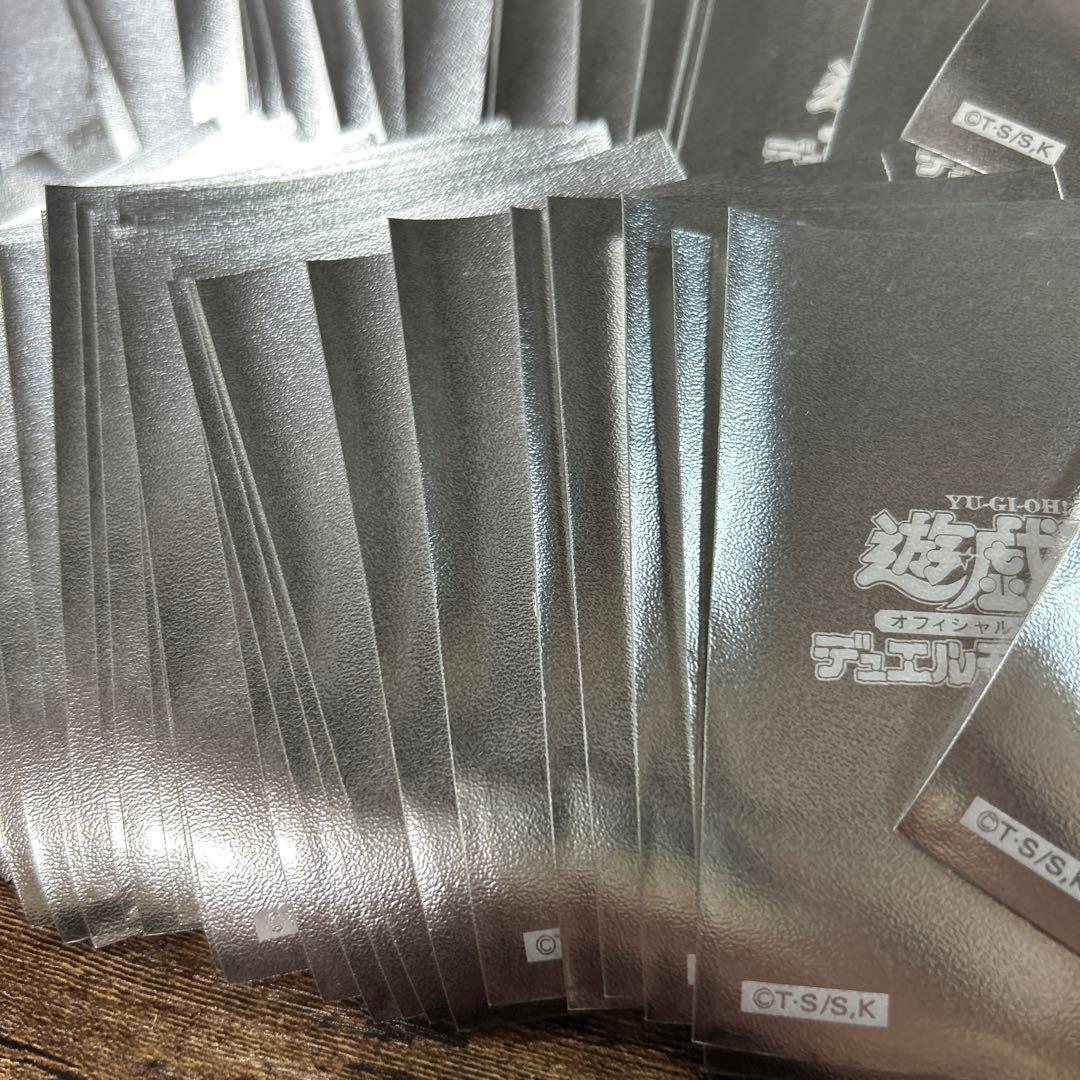 遊戯王　公式　スリーブ 72枚　初期ロゴ メタリックシルバー　未使用品