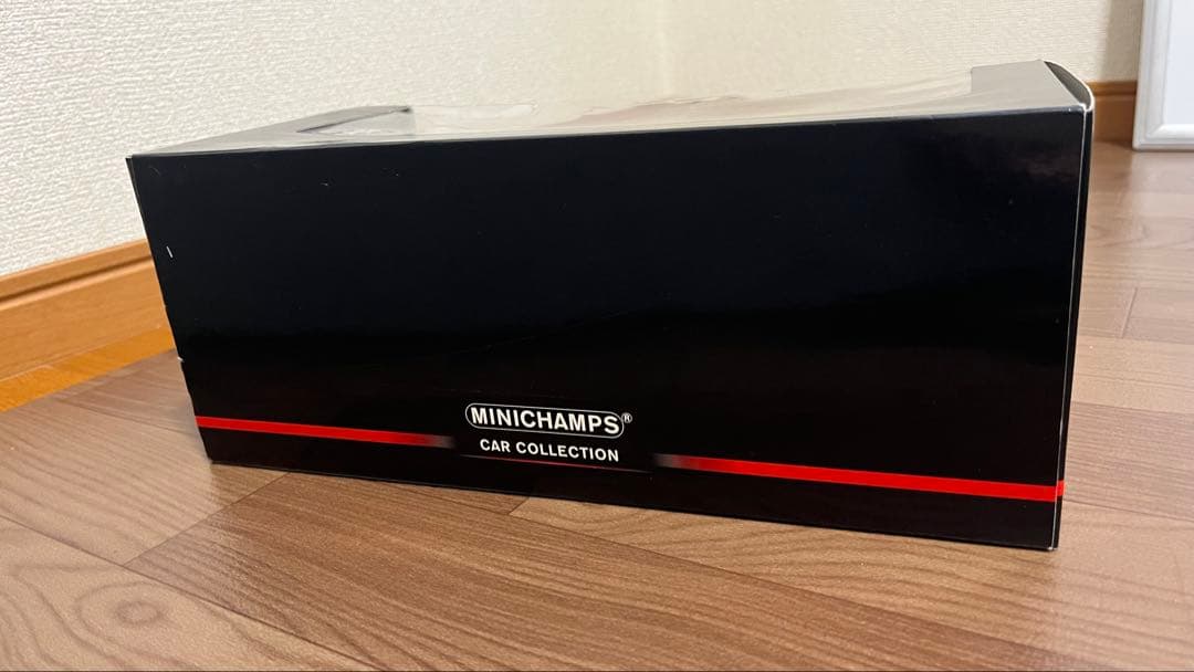 ミニチャンプス　アストンマーチン DB9 Convertible ミニカー