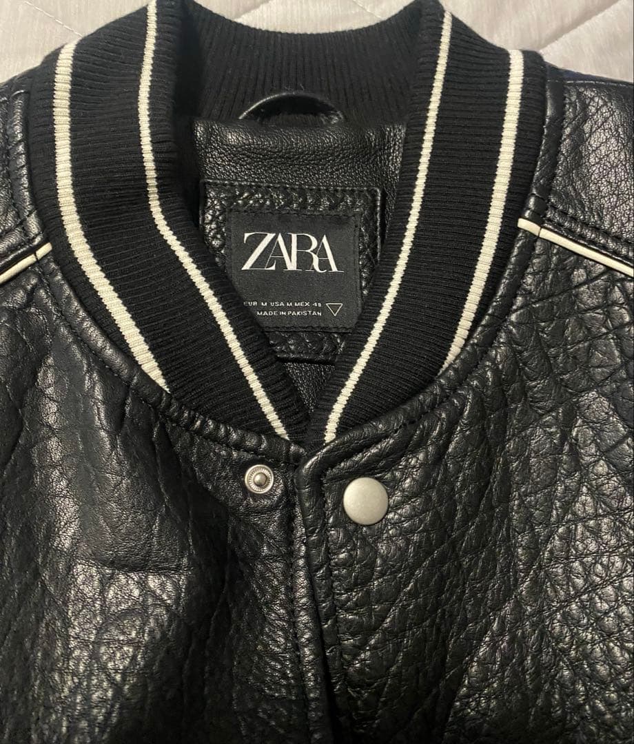 ZARA ブラック スタジャン 水牛 - メルカリ