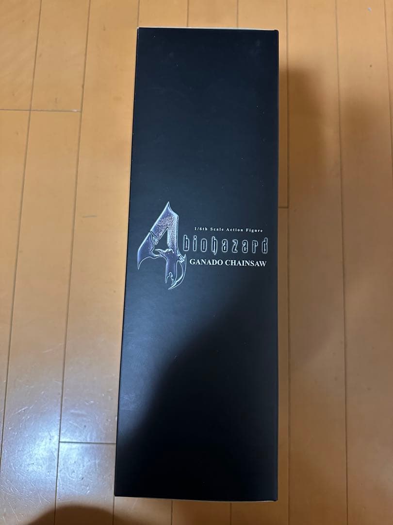 1/6 HOTTOYSバイオハザード4 GANADO CHAINSAWフィギュア