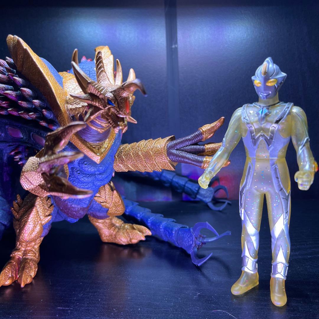 ウルトラマンメビウスインフィニティ&Uキラーザウルスセット(SPカラーVer) Amazon.co.jp: ウルトラマンメビウス メビウスインフィニティー＆ U