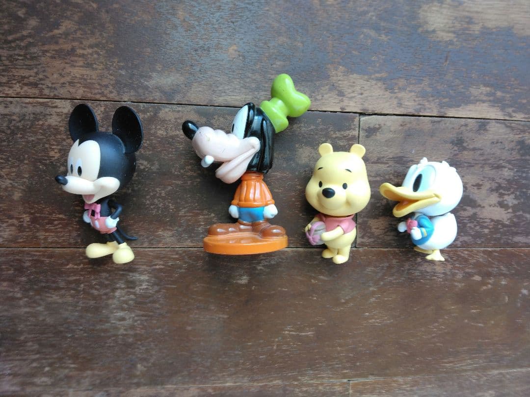 ディズニー　四点　ミッキー　プーさん　ドナルド　グーフィー ミッキー、ドナルド、グーフィーの三銃士！東京ディズニーリゾート