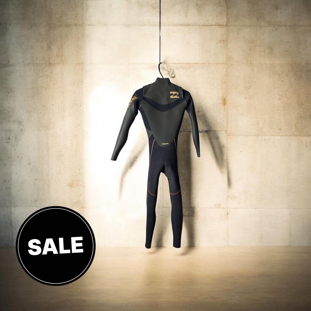 ウェットスーツ フルスーツ 黒・グレー・赤 - メルカリ