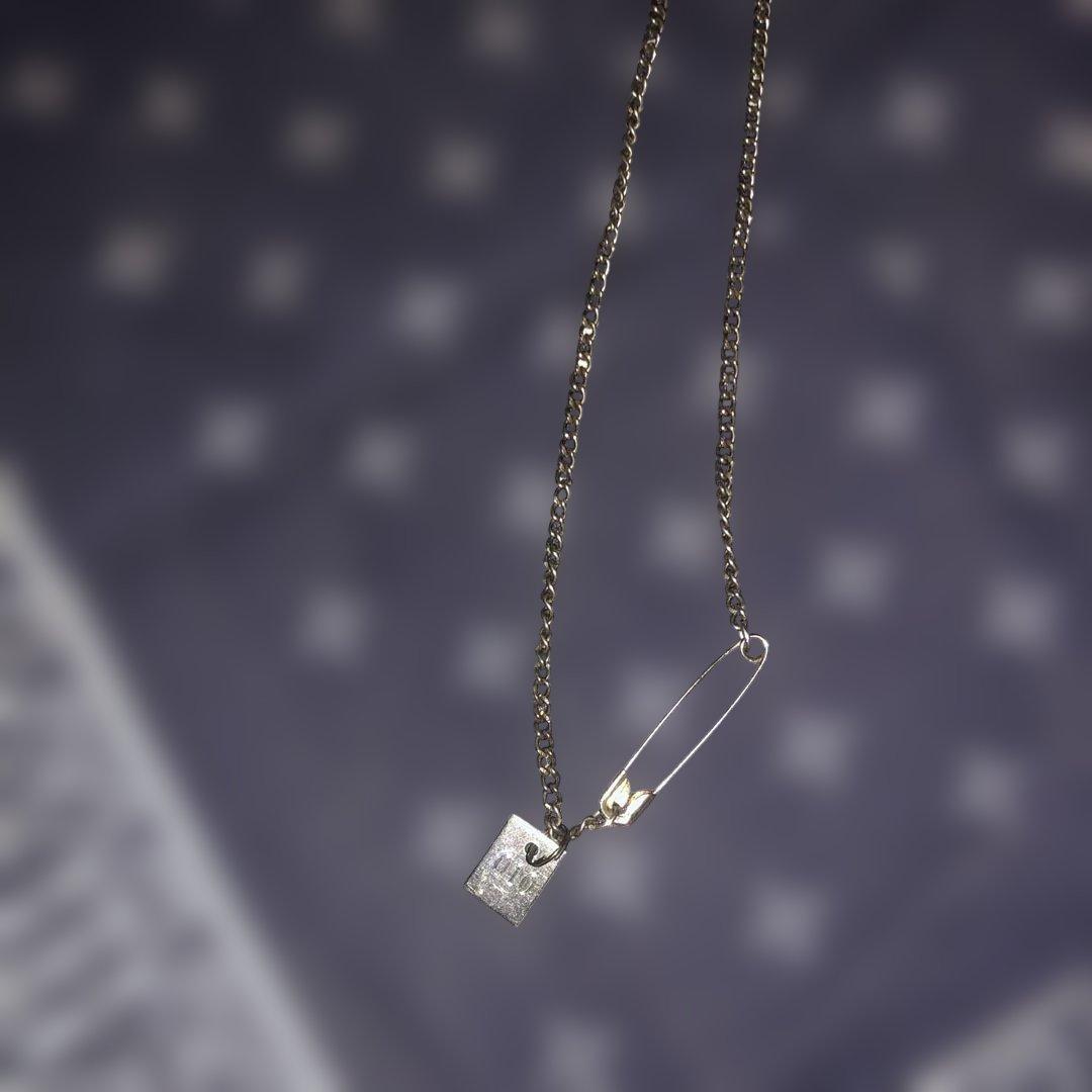 マルタンマルジェラ アーティザナル 安全ピン ネックレス - メルカリ