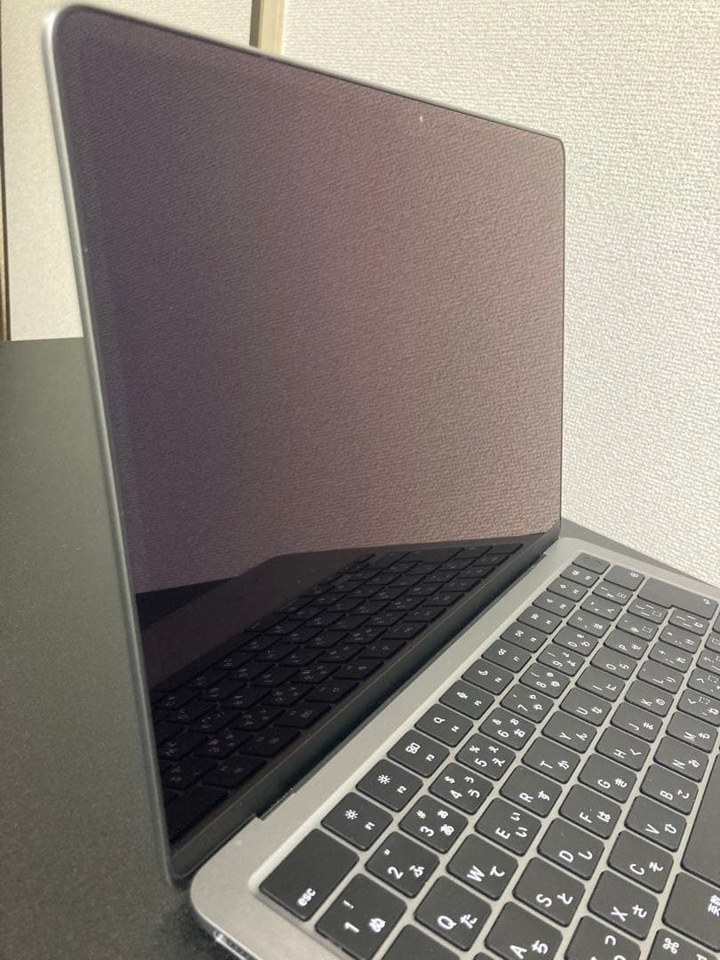 【美品】M2チップMacBook Air -スペースグレイ【期間限定の値下げ中】