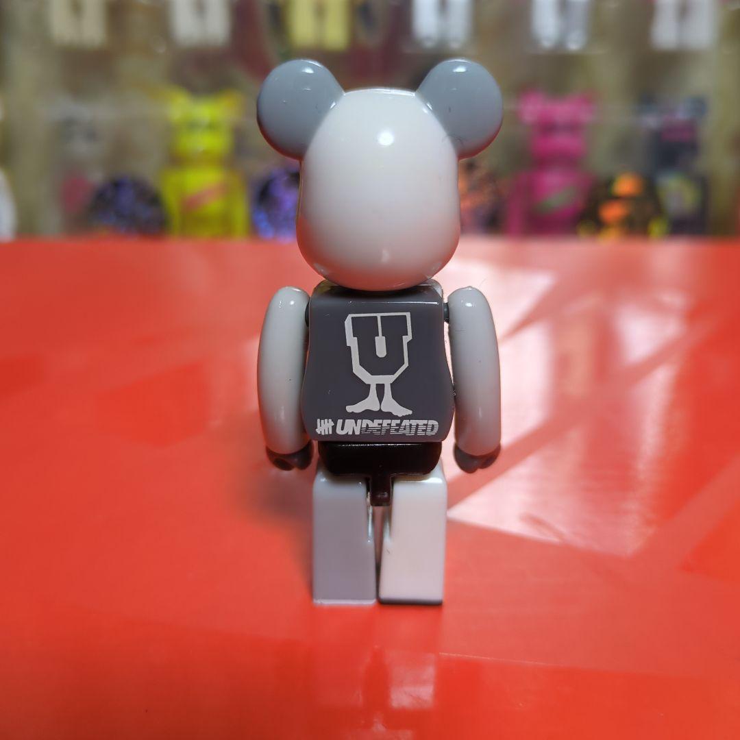 STUSSY×UNDEFEATED ベアブリック - メルカリ