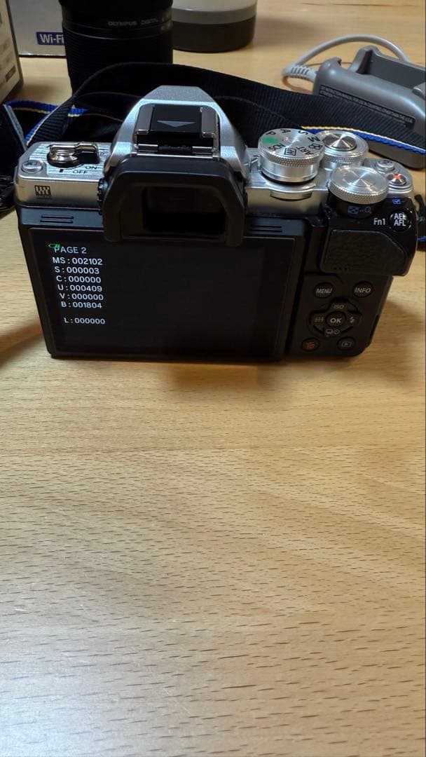 SD付 OLYMPUS OM-D E-M10 MarkⅢ シャッター2102回 - メルカリ