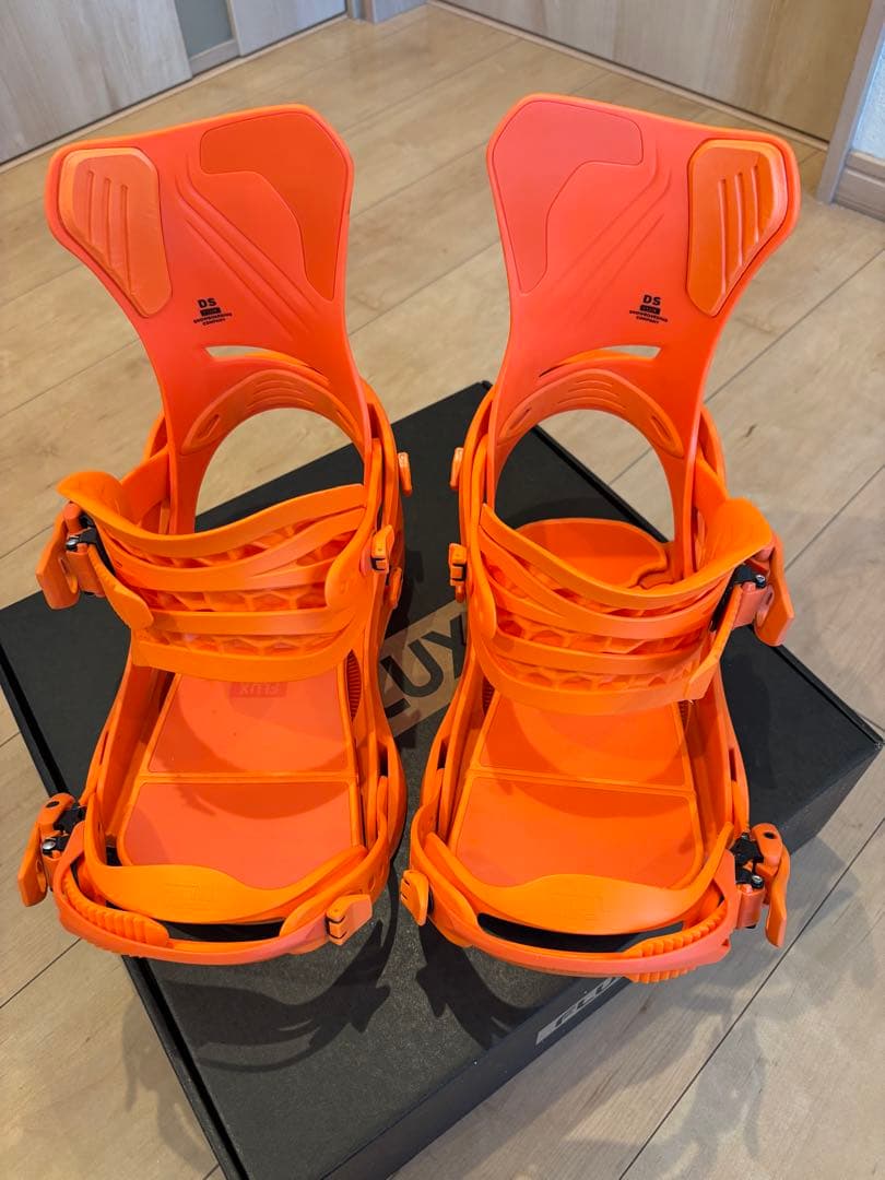 FLUX スノーボード ビンディング Mサイズ スノーボードバインディング ｜ XV | FLUX ONLINE STORE