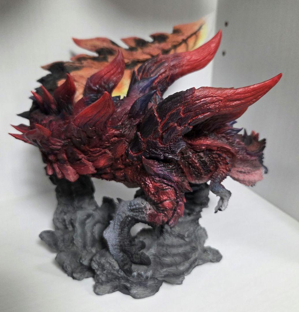 モンハン 燼滅刃ディノバルド フィギュア クリエイターズモデル - メルカリ
