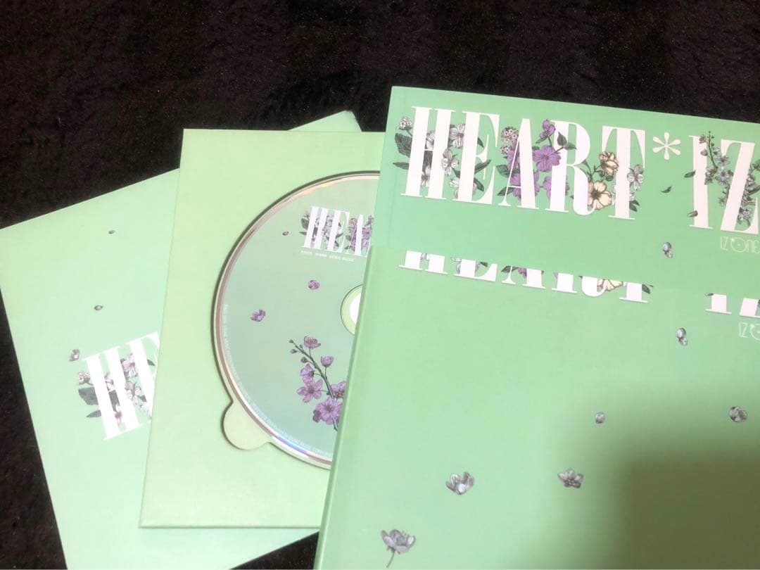 IZ*ONEまとめ売り　ペンライト・ファンクラブ限定マスコット・うちわなど