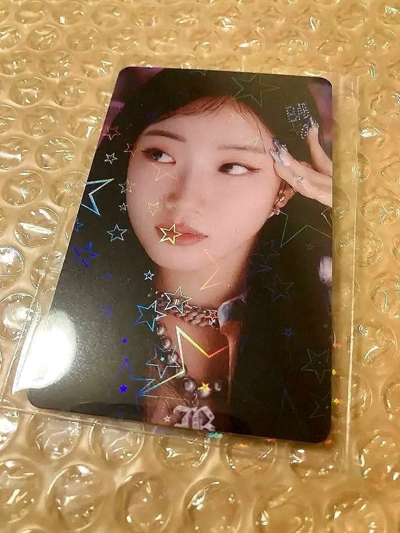 Weverse.限定特典.絵柄◎ホログラム入りレアカード/KAZUHA