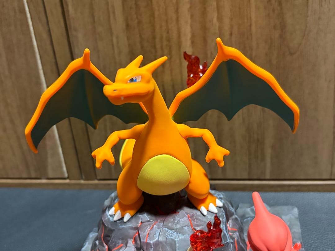 ポケモン フィギュア リザードン リザード ヒトカゲ 一族 新品未使用