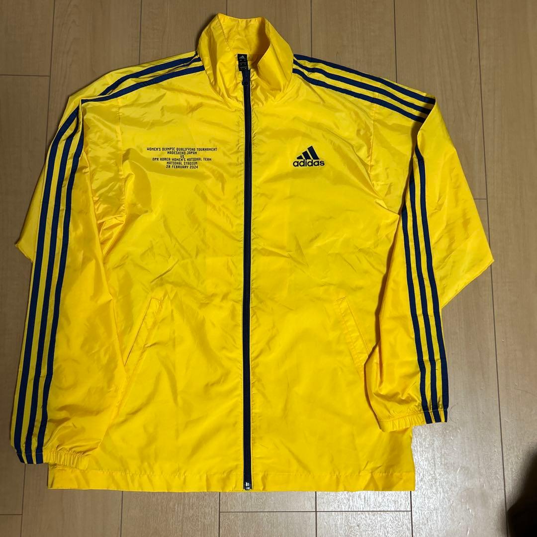 アディダス ナイロンジャケット イエローXLオーバーサイズ - メルカリ