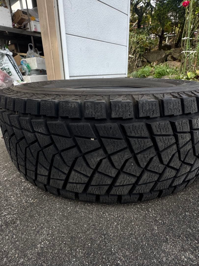 ランクル60使用 ブリジストンスタッドレスタイヤ 31×10.50R15LT