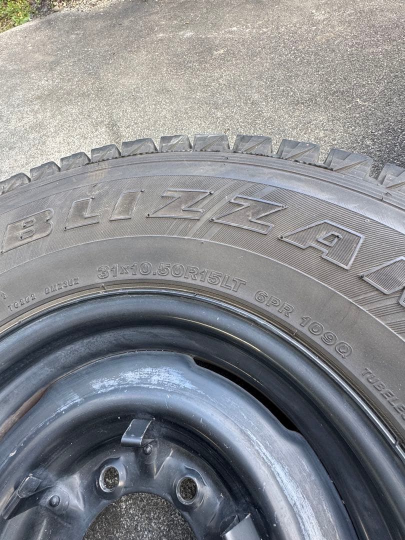 ランクル60使用 ブリジストンスタッドレスタイヤ 31×10.50R15LT