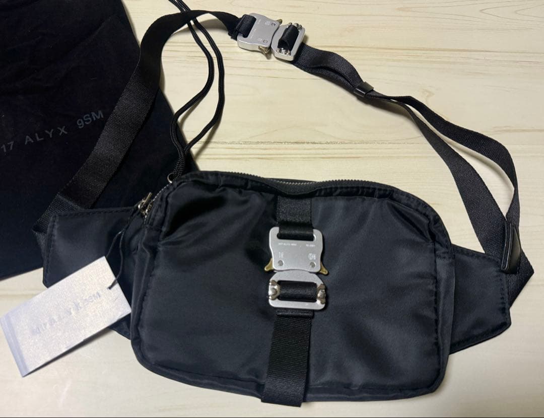 ラスト1点 ALYX アリクス ショルダーバッグ ボディバッグ ミニ