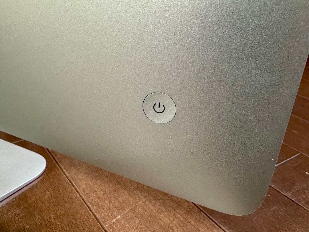 iMac Late 2015 Retina 4K 21.5 3.1GHz 本体