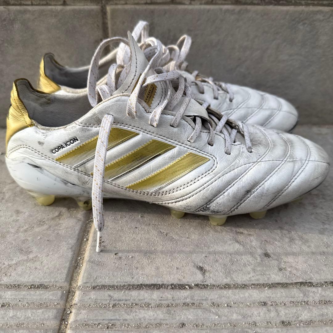 サッカースパイク コパアイコン2 KAMO限定色 白金 - メルカリ