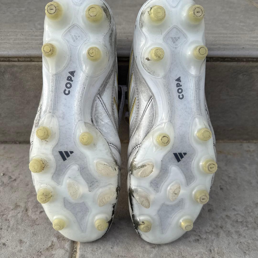 サッカースパイク コパアイコン2 KAMO限定色 白金 - メルカリ
