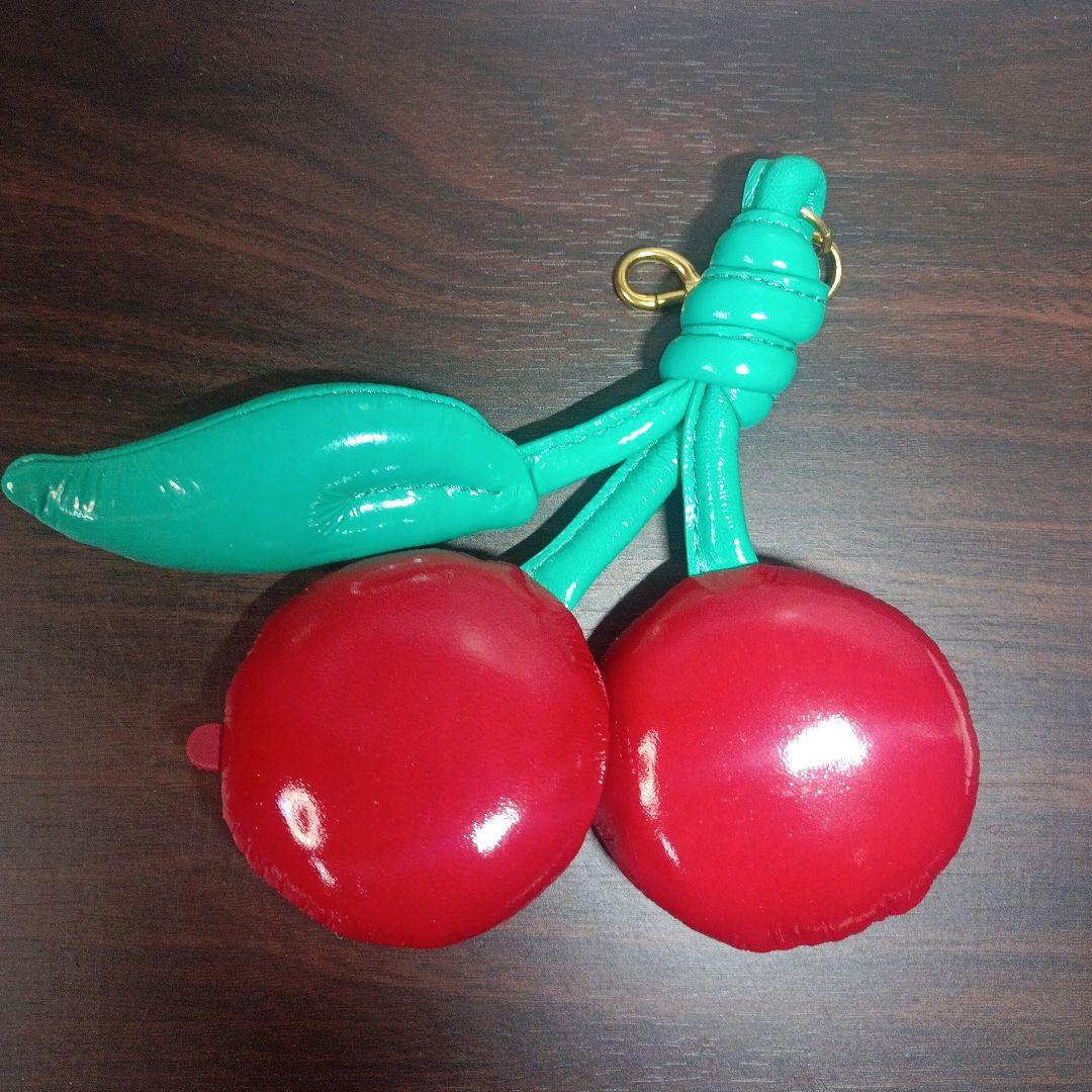 ANYA HINDMARCH アニヤハインドマーチ さくらんぼチャーム - メルカリ