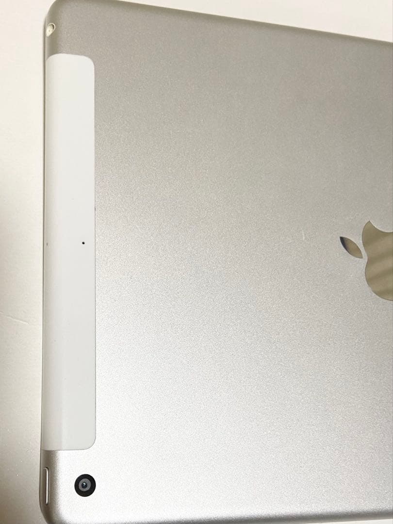 ジャンク品】iPad 第5世代 9.7インチ Cellular A1823 - メルカリ