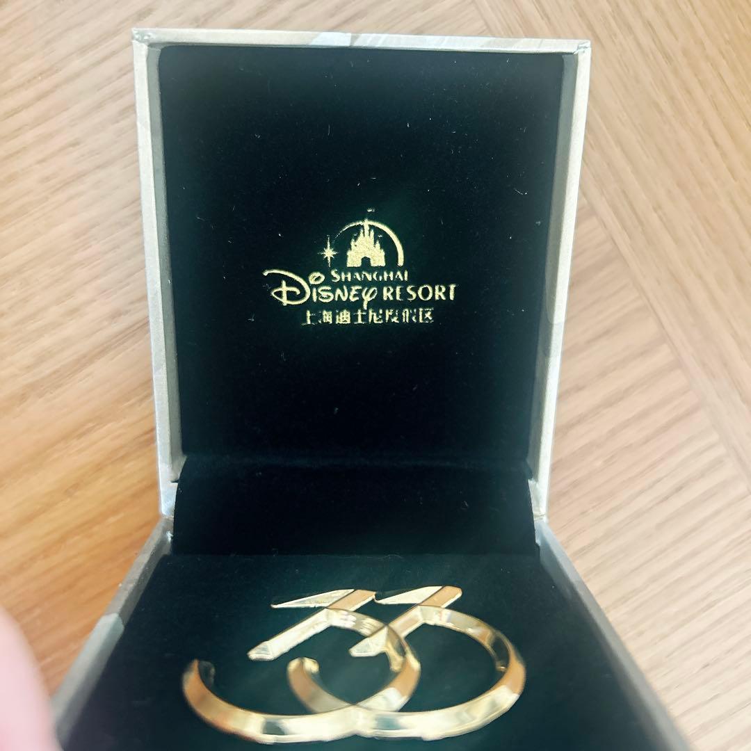 上海ディズニー　33club限定のピンバッジ