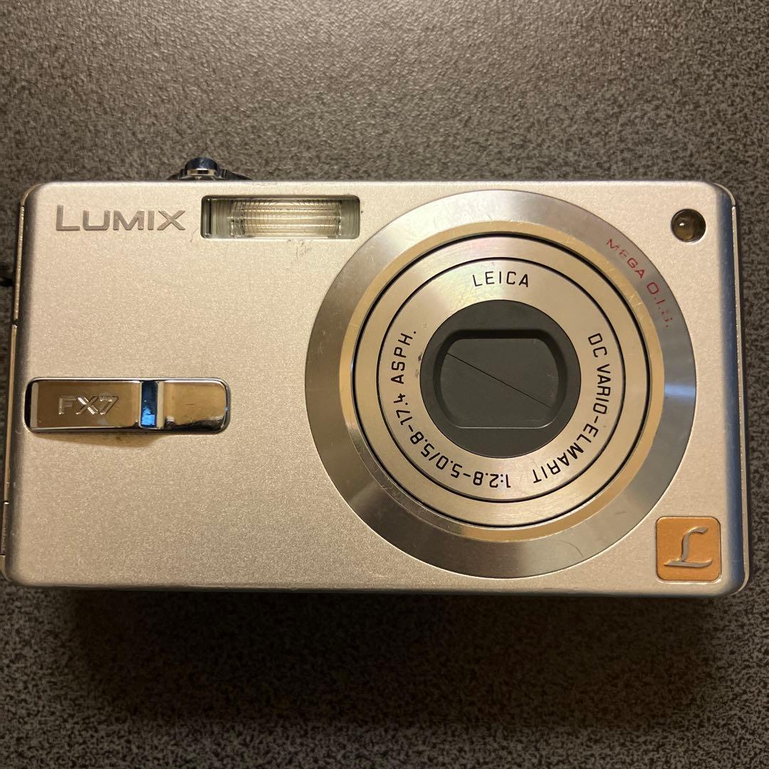 Panasonicデジタルカメラ LUMIX DMC-FX7 シルバー - メルカリ