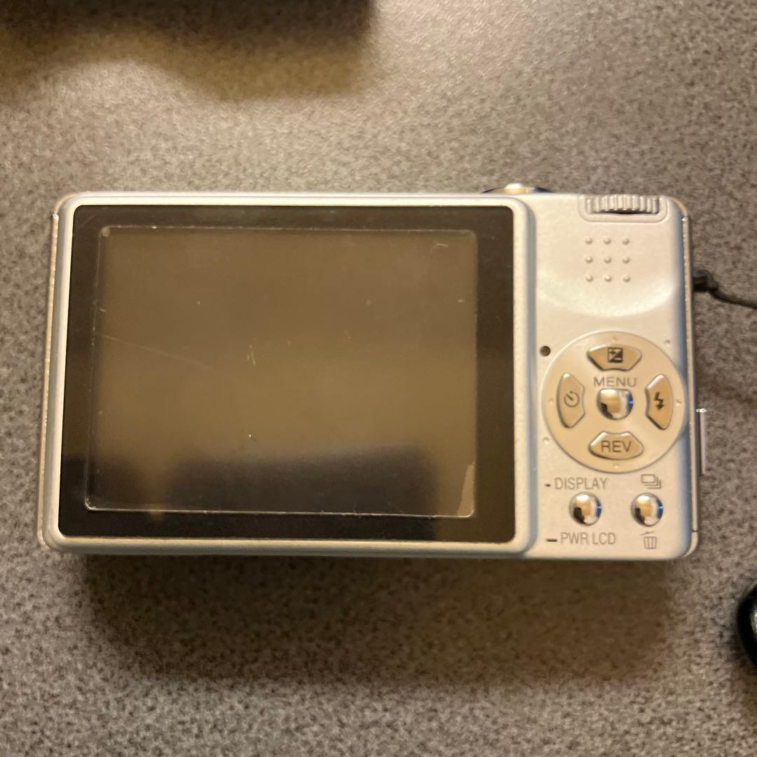 Panasonicデジタルカメラ LUMIX DMC-FX7 シルバー - メルカリ