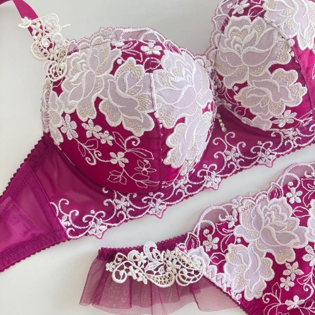 ワコール ルジェ E70/M EN Tバック ソング タンガ 上下セット - メルカリ