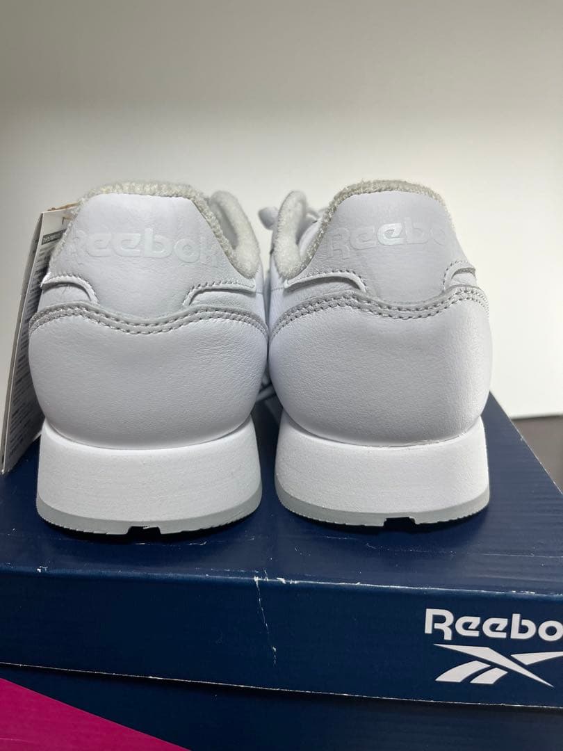 新品未使用】Reebok リーボック スニーカー HP9689 - メルカリ