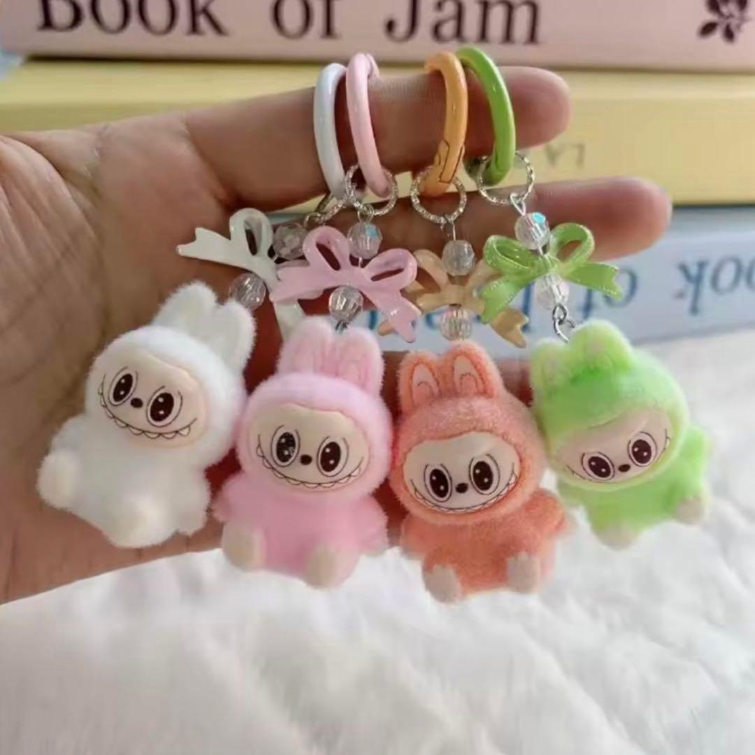 ラブブ ぬいぐるみ ミニキーホルダー ホワイト 1個 - メルカリ