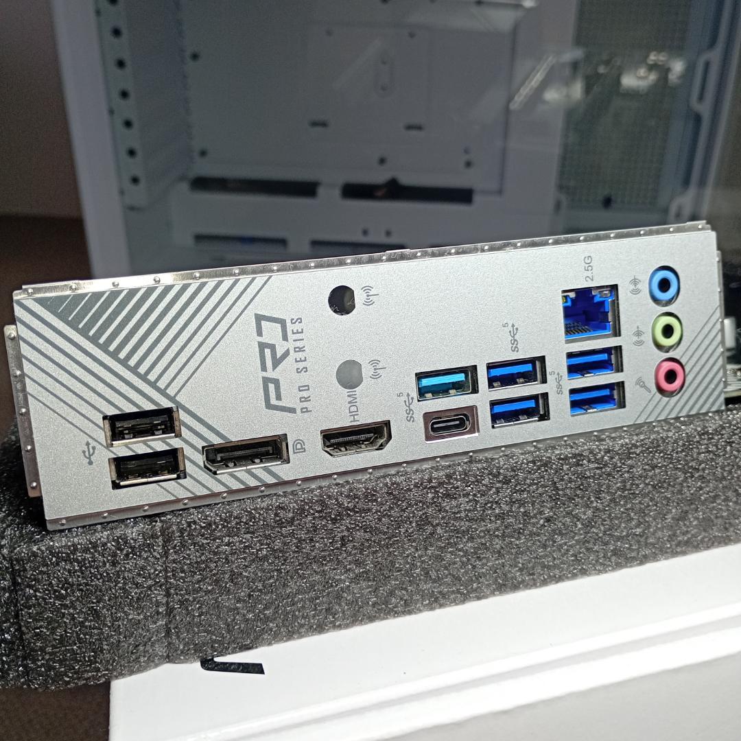 白PCパーツ3点セット】NZXT H9 Flow / B760 / AK400 - メルカリ