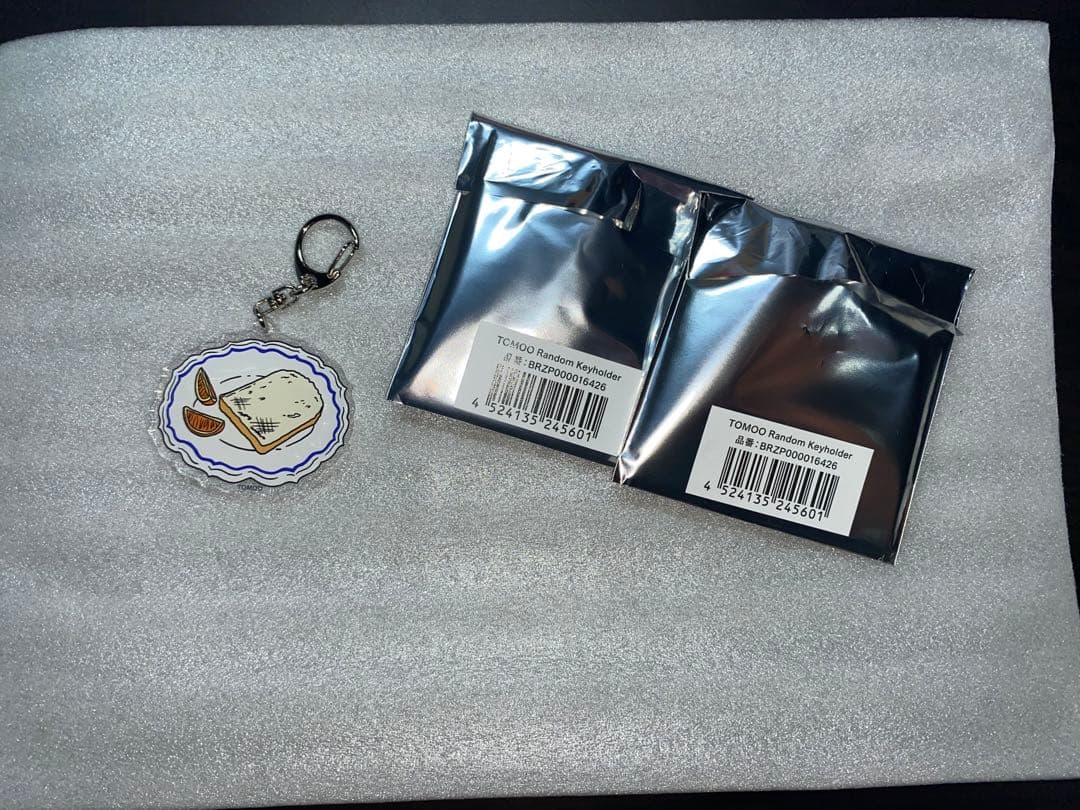 TOMOO ランダムキーホルダー 日本武道館公演 - メルカリ