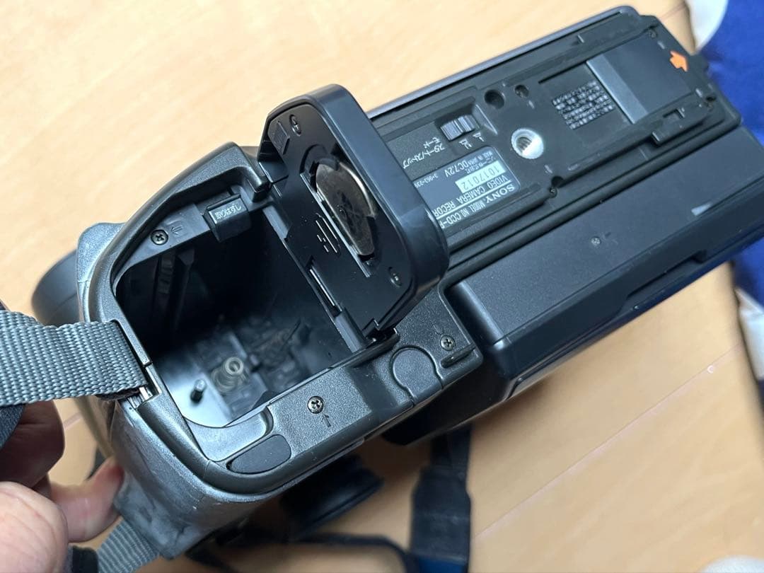 Sony Handycam CCD-RV100 本体ジャンク品 - メルカリ