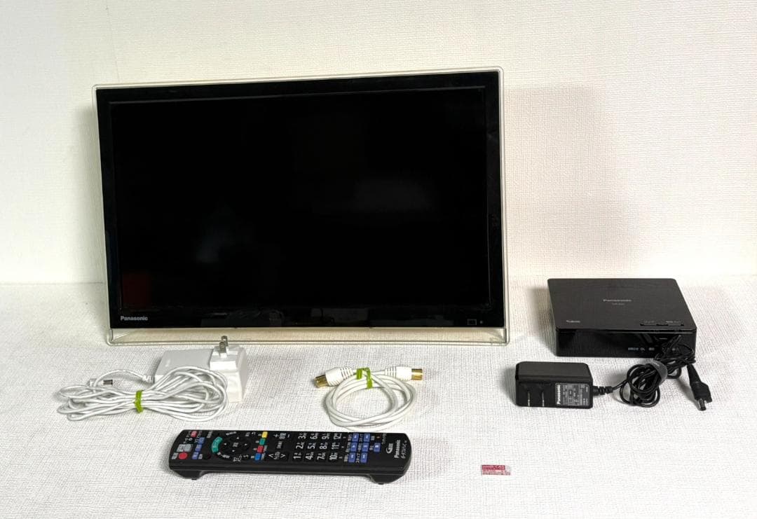 Panasonicプライベートビエラ UN-19F6D UN-E6S パナソニック、500GB HDDやBDプレーヤーを内蔵した「プライベート