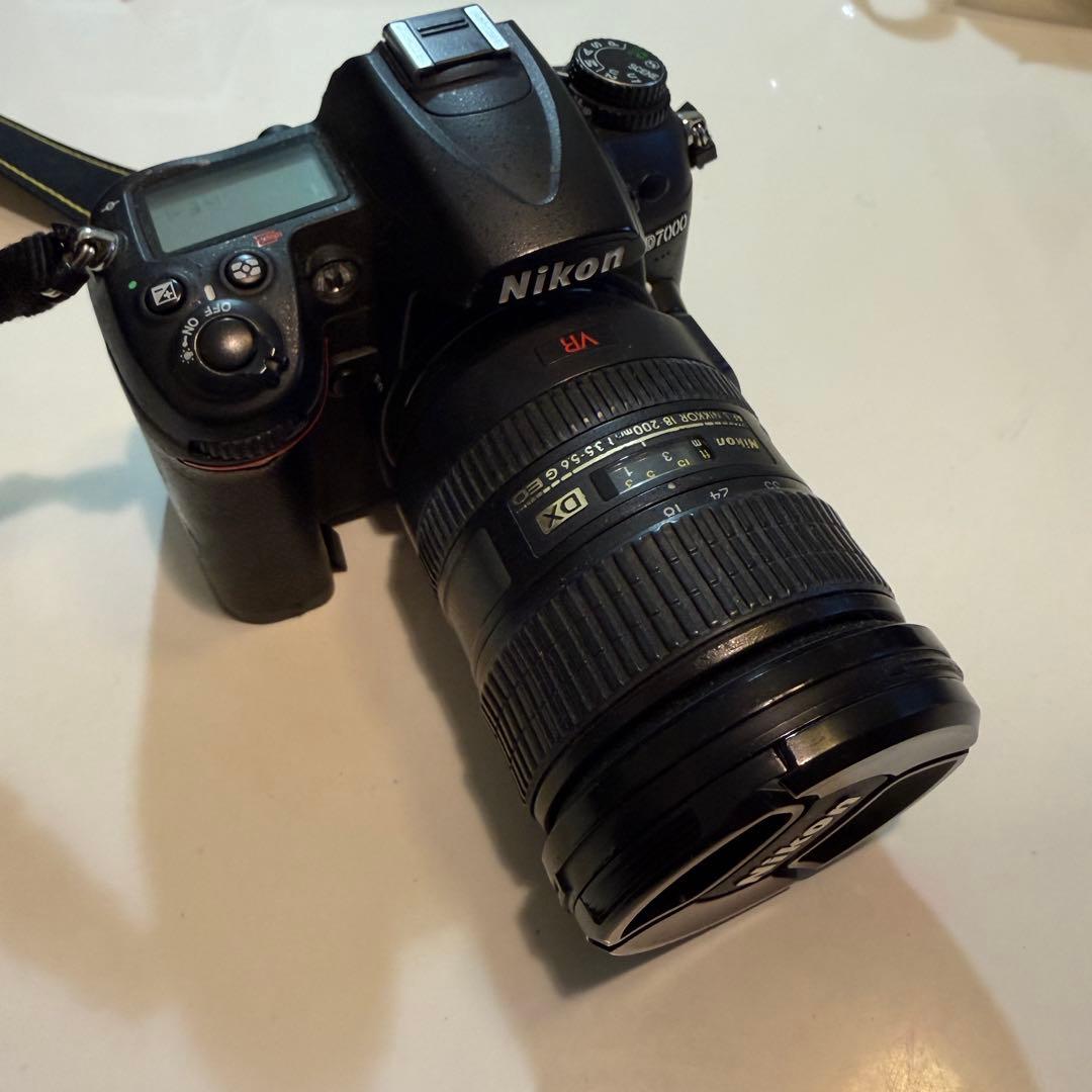 値下げ！Nikon 一眼レフカメラ D7000 18-200 VR レンズ付 Nikon (ニコン) D7000 18-200VRⅡレンズキット デジタル一眼レフカメラ