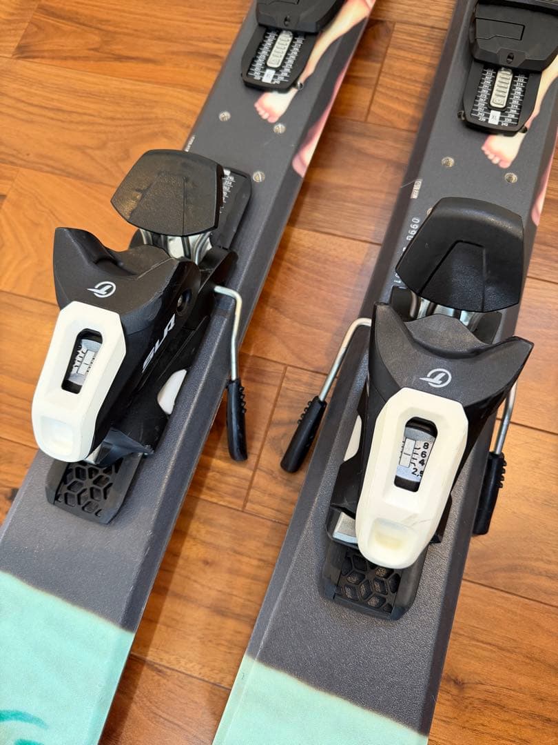 美品】GR ski life スキーボードFreiheit スキー板 - メルカリ