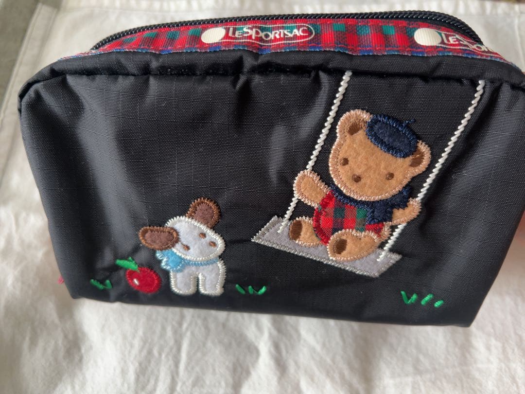 LESPORTSAC レスポートサック ファミリア 刺繍ポーチ ブラックチェック