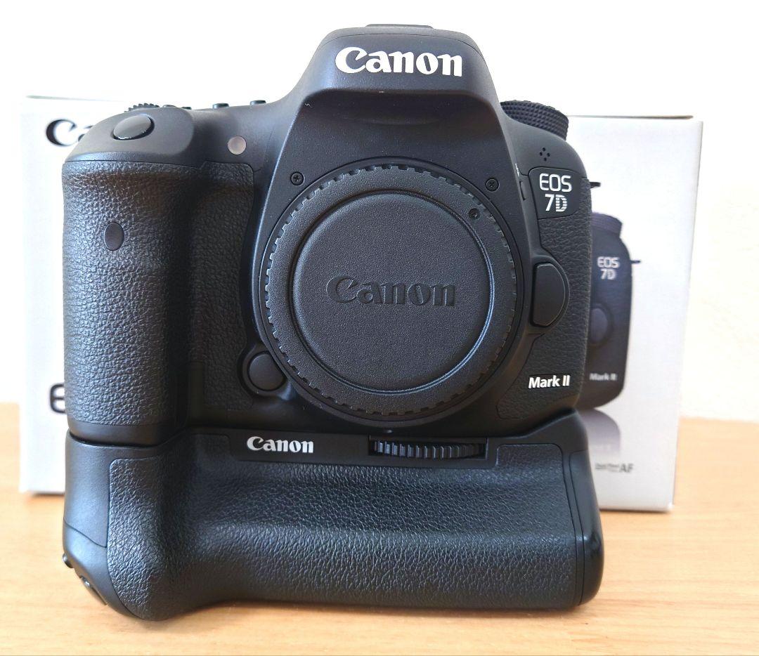 ［値下］Canon EOS 7D Mark II ボディ バッテリーグリップ付 キヤノン Canon EOS 7D Mark II ボディバッテリーグリップ付 【公式通販】